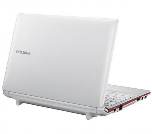Samsung N150-JP02 вид спереди