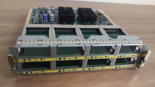 Cisco WS-X4908-10GE вид спереди