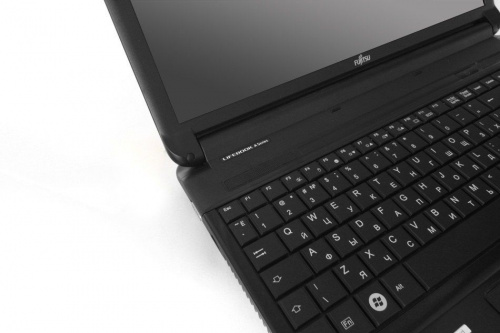 Fujitsu LIFEBOOK AH531 (VFY:AH531MRSA4RU) в коробке