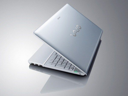 Sony VAIO VPC-EB1S1R/W Белый вид сбоку
